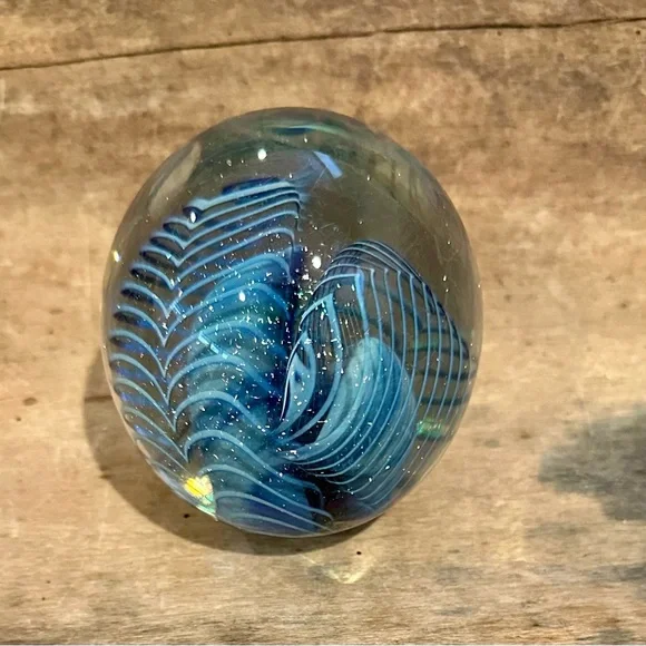 Vintage Robert Eickholt Glass Paperweight 1996 - Picture 6 of 9